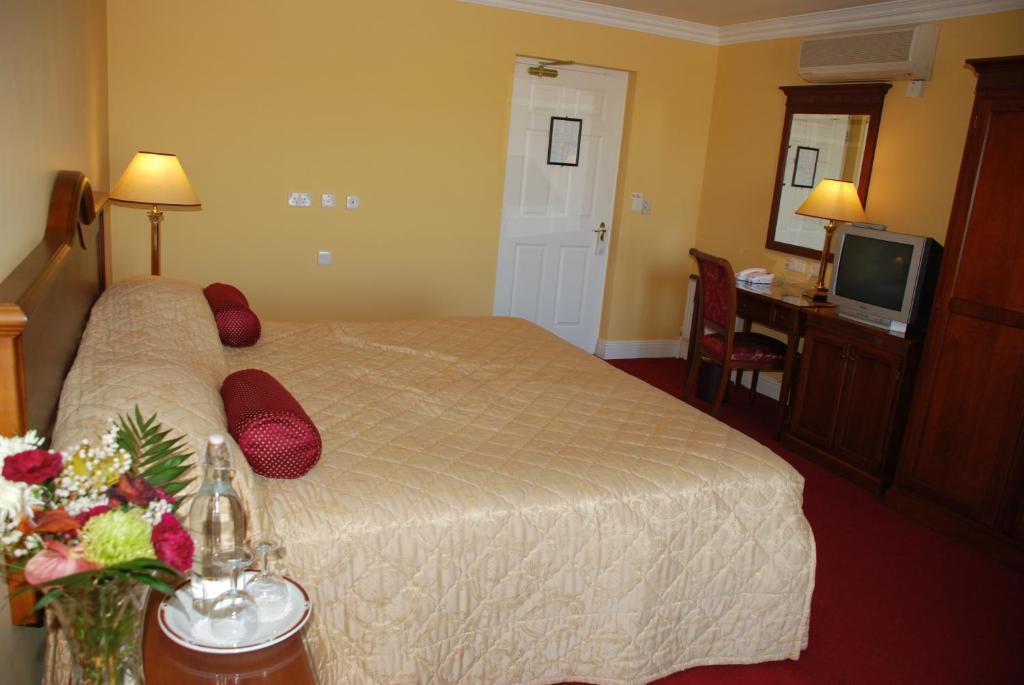 The 19Th Golf Lodge Ballybunion Room photo
